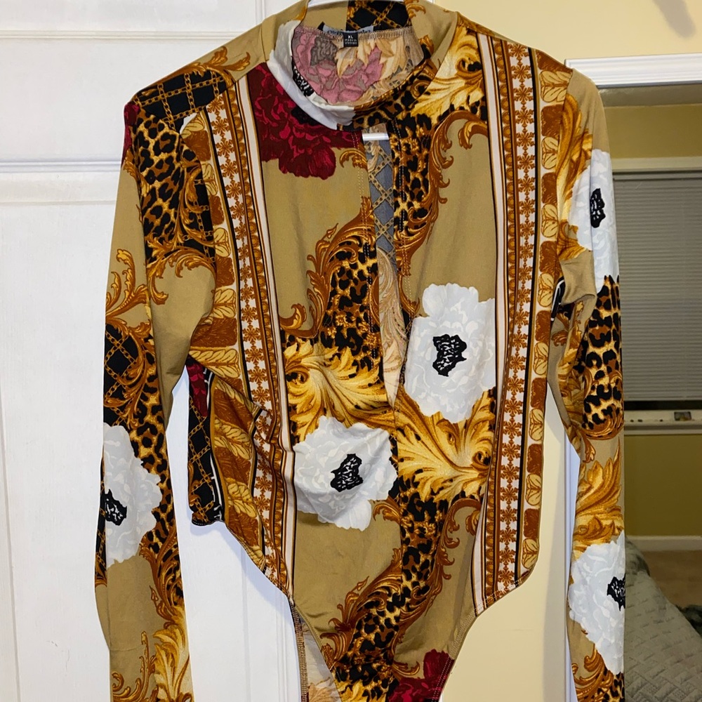 Long sleeve bodysuit with front slit